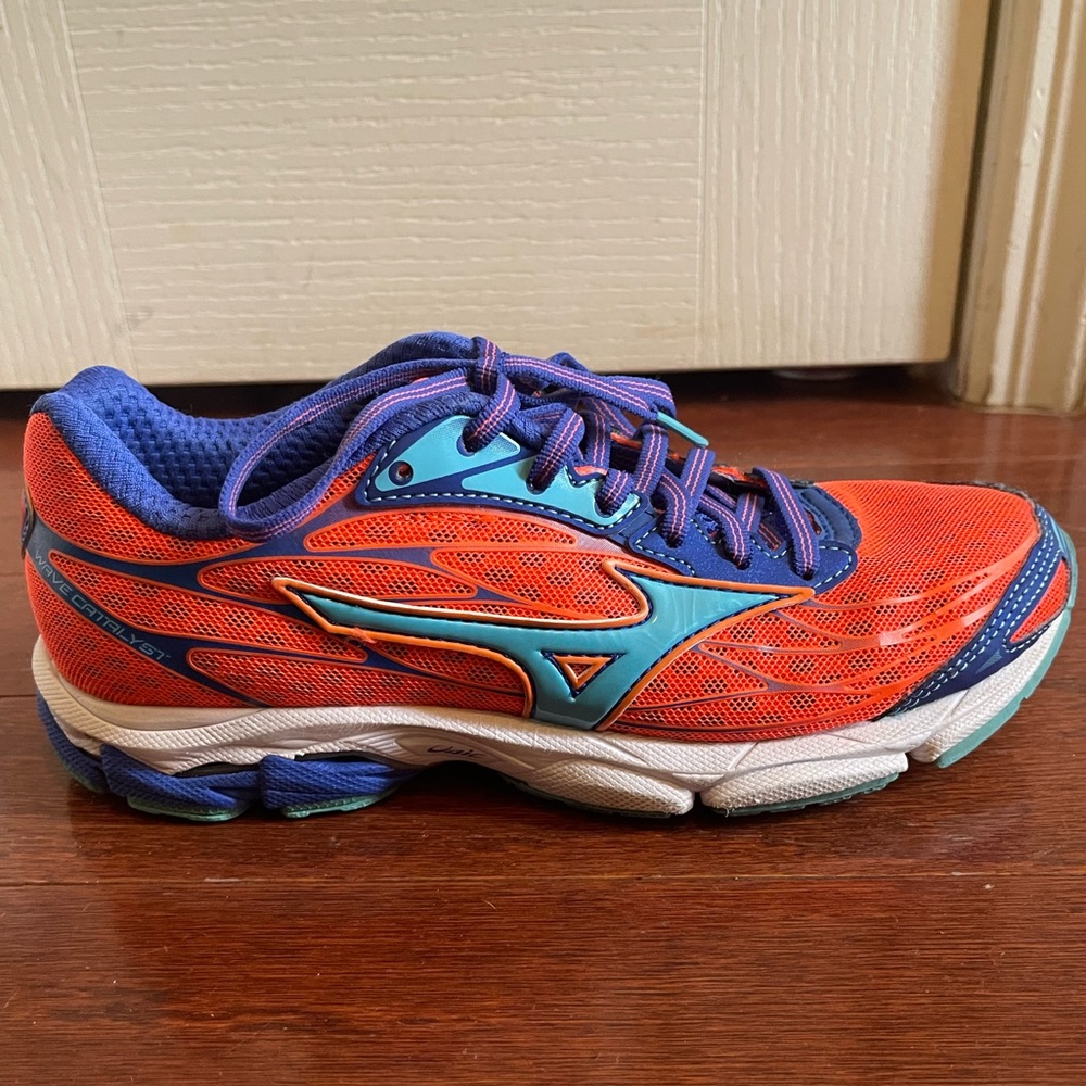 Mizuno Wave Catalyst Women’s Running Shoes Size 6.5